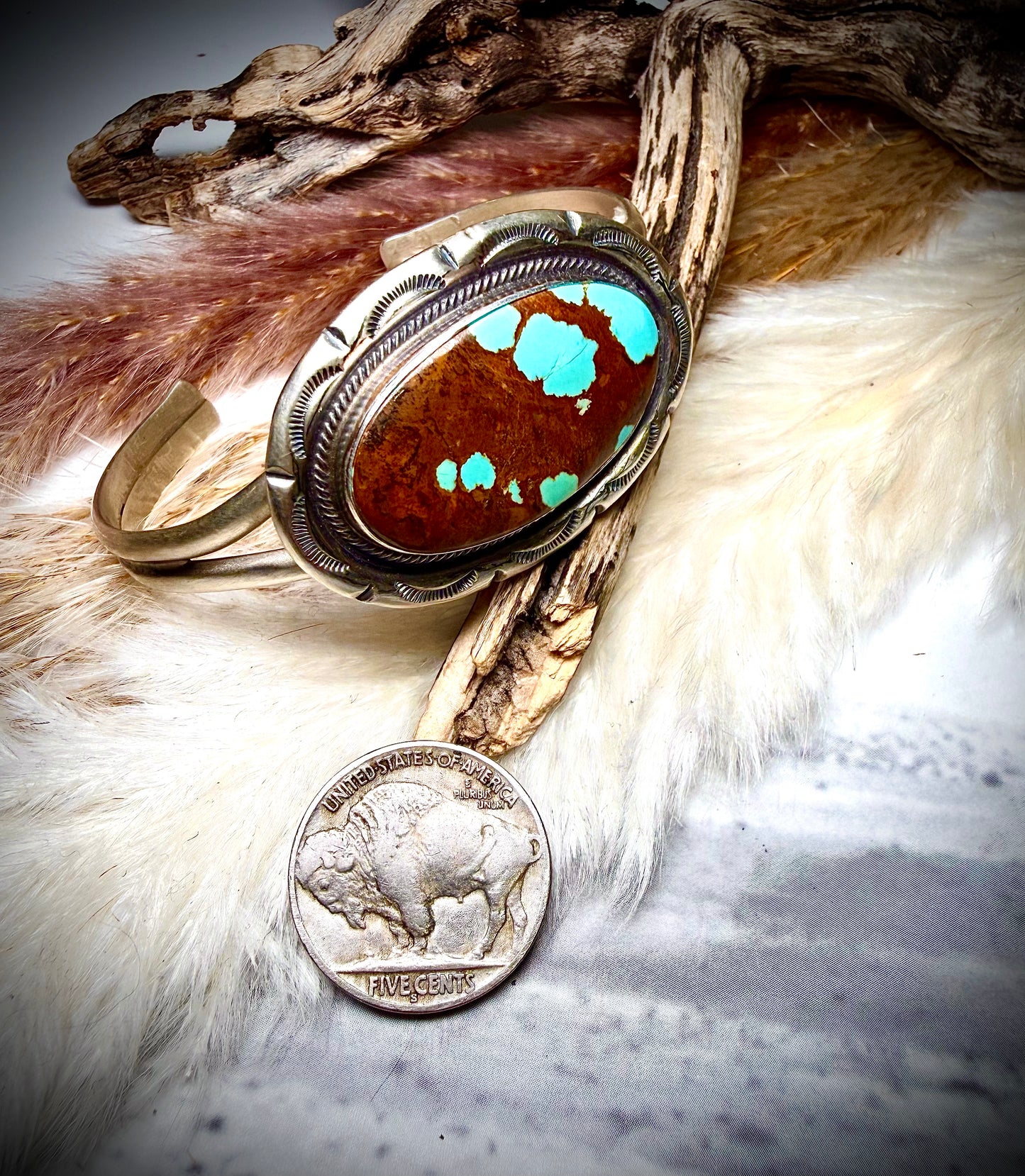 Stunning Mine 8 Cuff