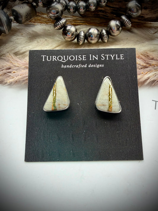 Royston Ribbon Studs