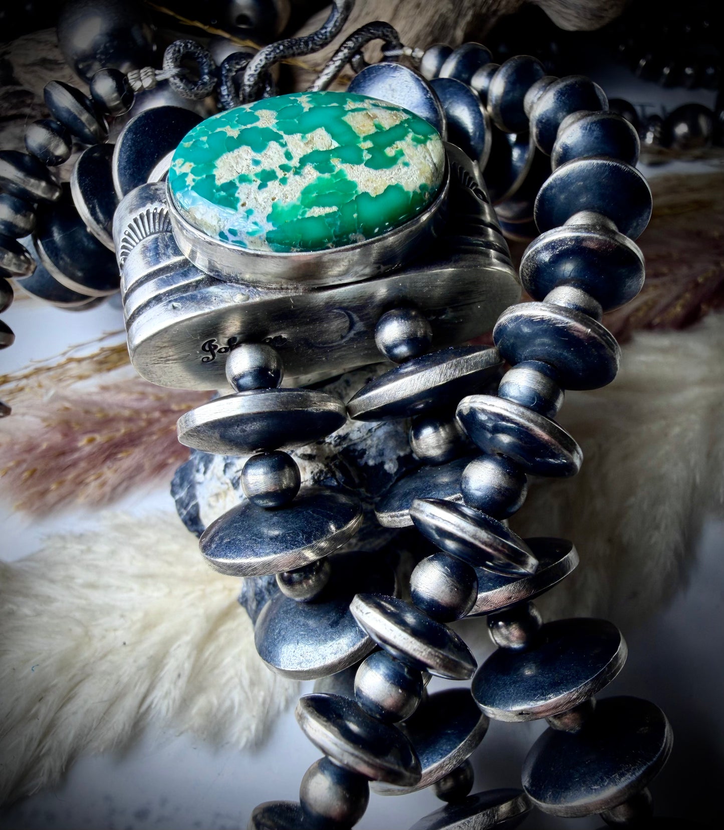 Flip Side Graduated Saucer "Jacla" Style Necklace