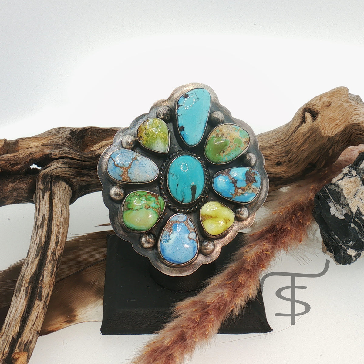 Large Mutli-Stone Cluster Ring
