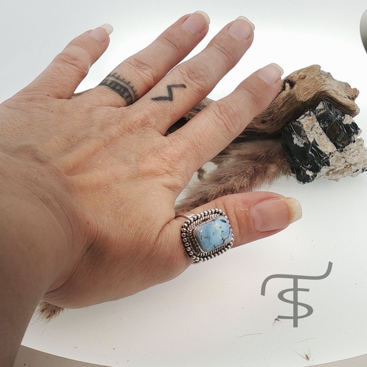 Golden Hills Rectangle with Border Ring