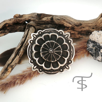 Adjustable L Tahe Flower Ring