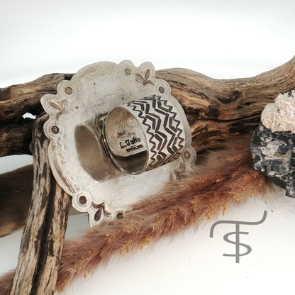 Adjustable L Tahe Flower Ring
