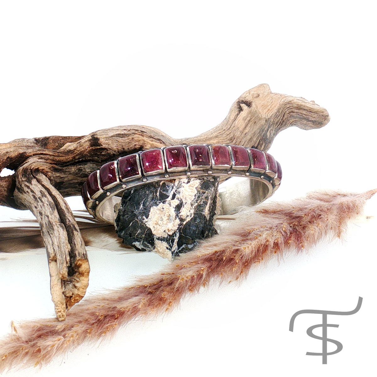 Federico Square Purple Spiny Single Row Bracelets