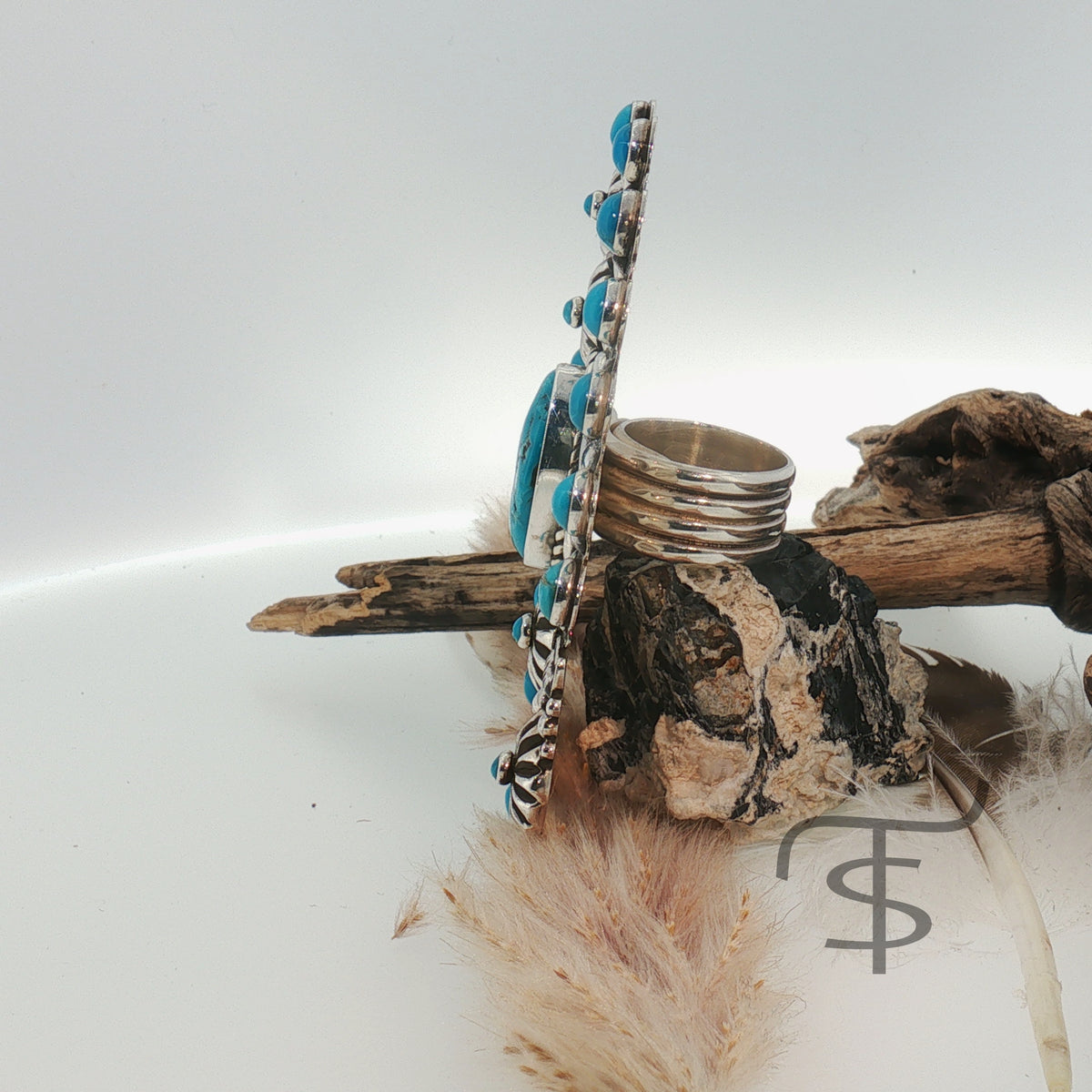 Mega Amazing Shannon Tahe Ring