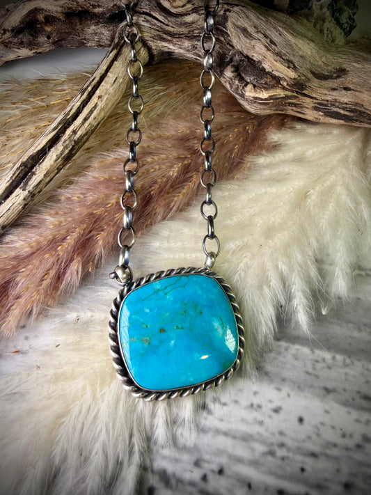 Augustine Largo Bright Blue Bar Necklace