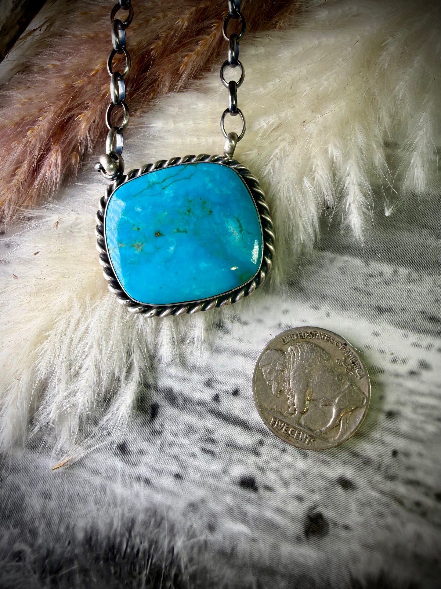 Augustine Largo Bright Blue Bar Necklace
