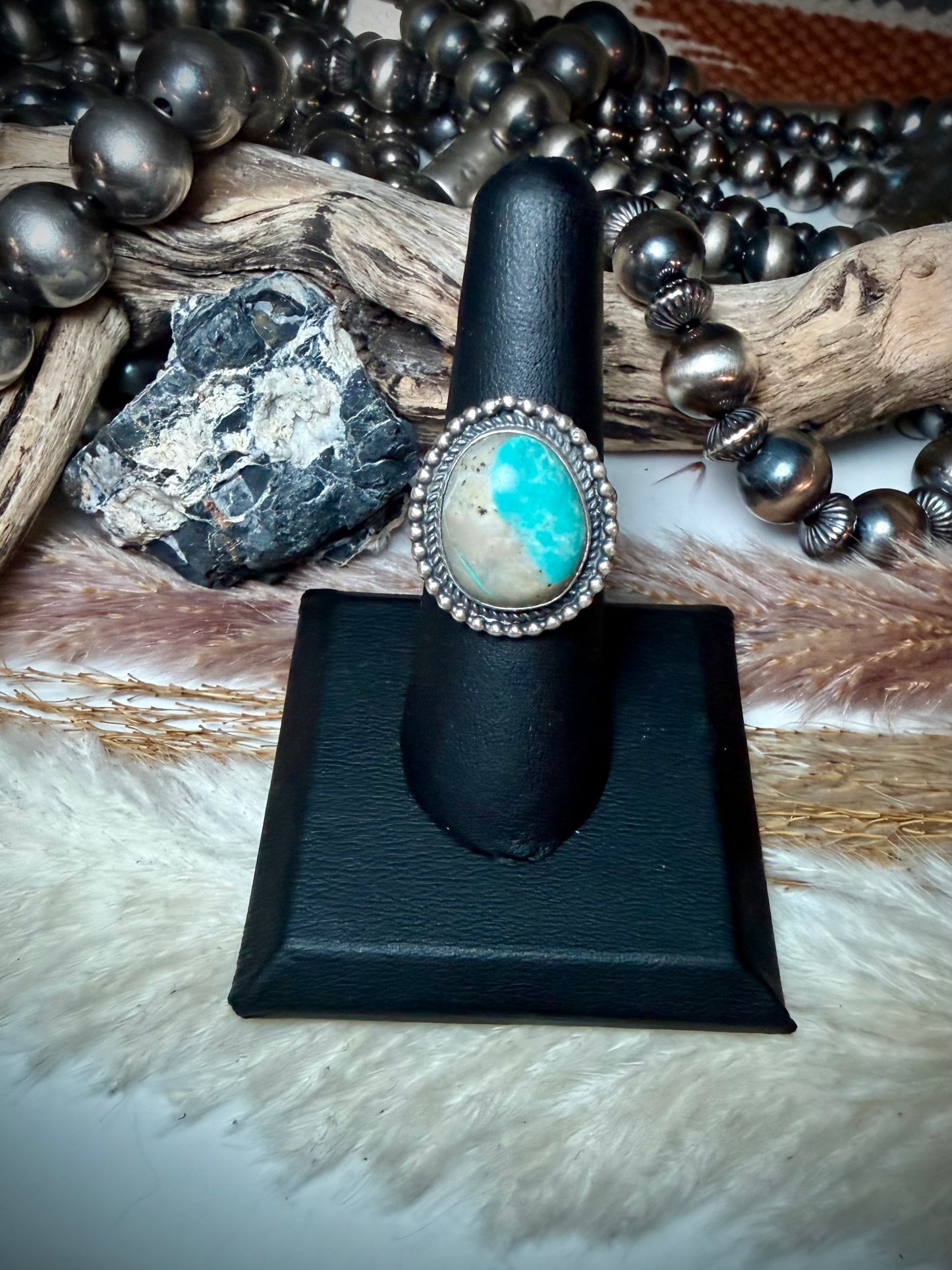 Royston Ribbon Ring Size 8