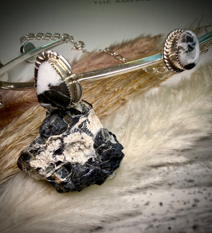 White Buffalo 5-Stone Choker Necklace By David Lopez
