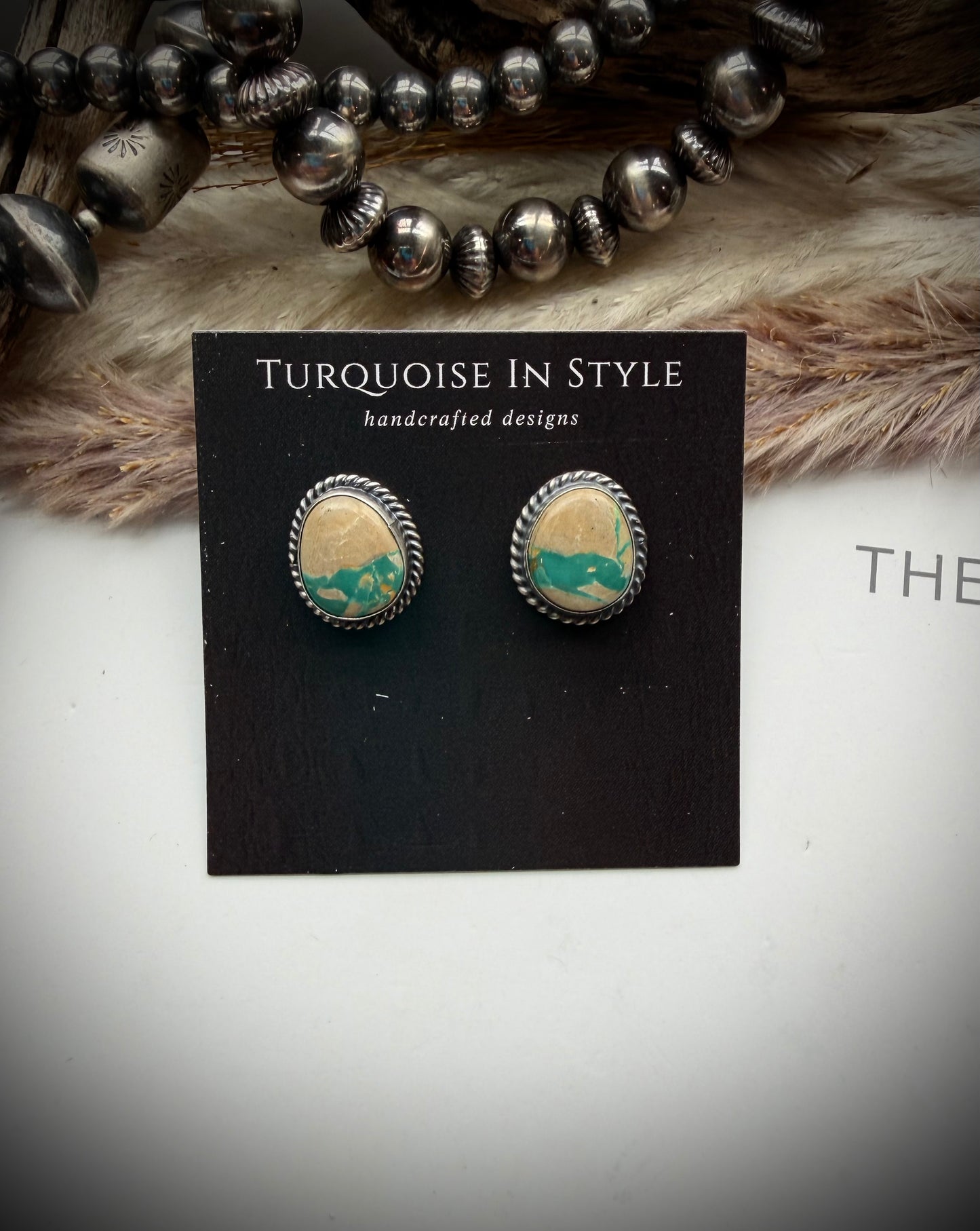 Royston Ribbon Studs