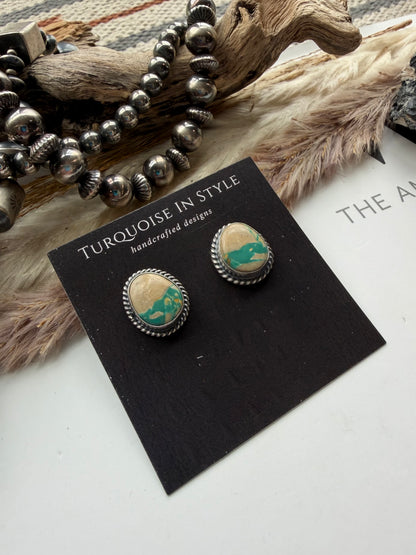 Royston Ribbon Studs