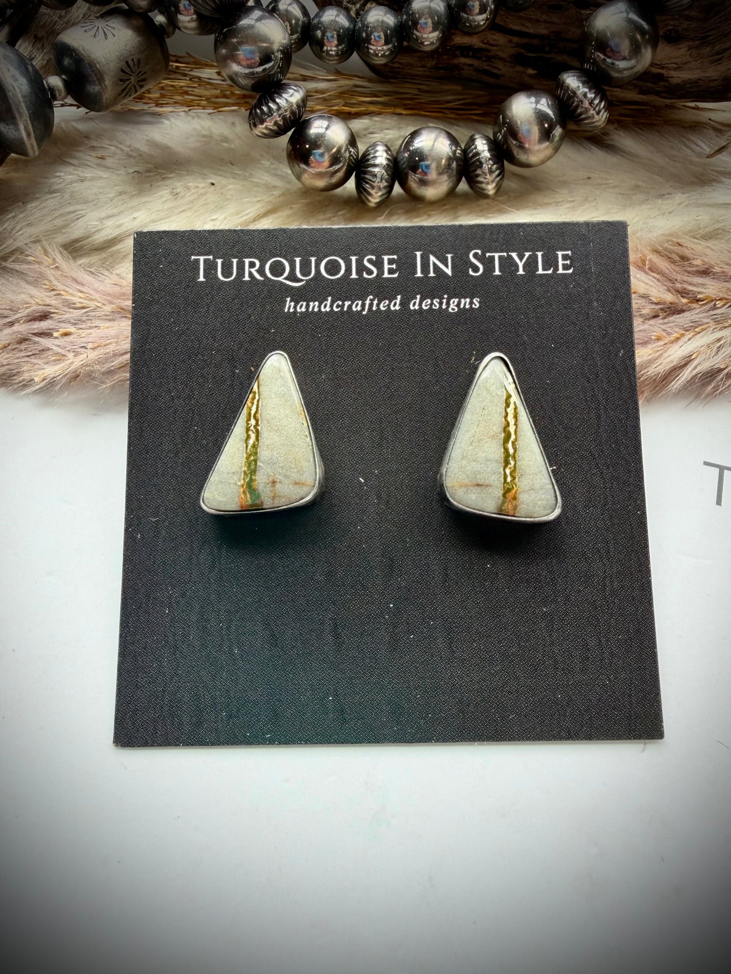 Royston Ribbon Studs
