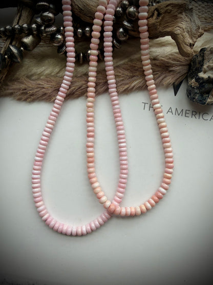 Pink Conch Beaded 17" Necklace