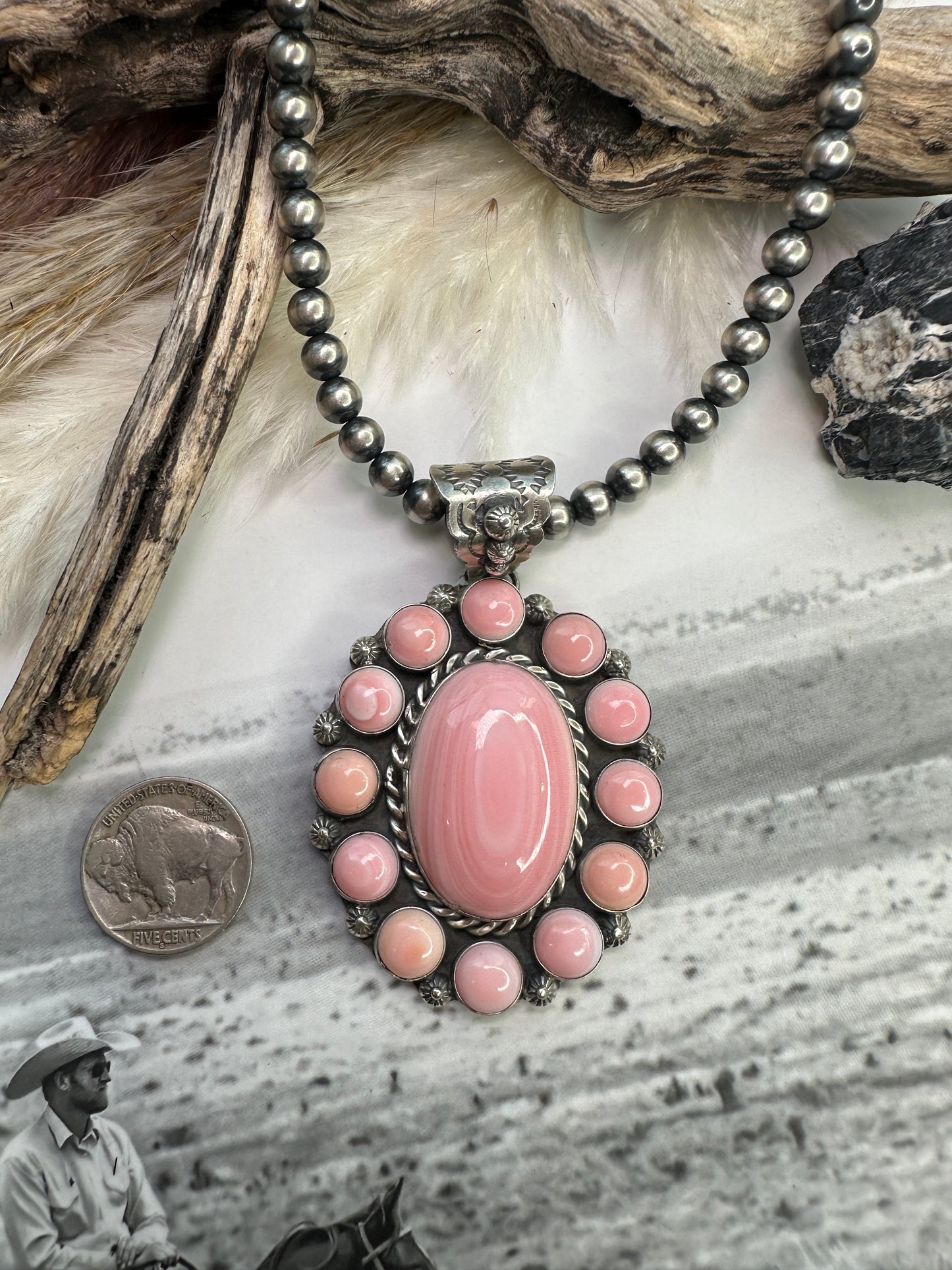 Ned Nez Pink Conch Cluster Pendant