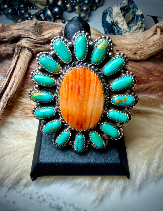 Spiny Oyster & Royston Adjustable Ring by Ednei Yabeny