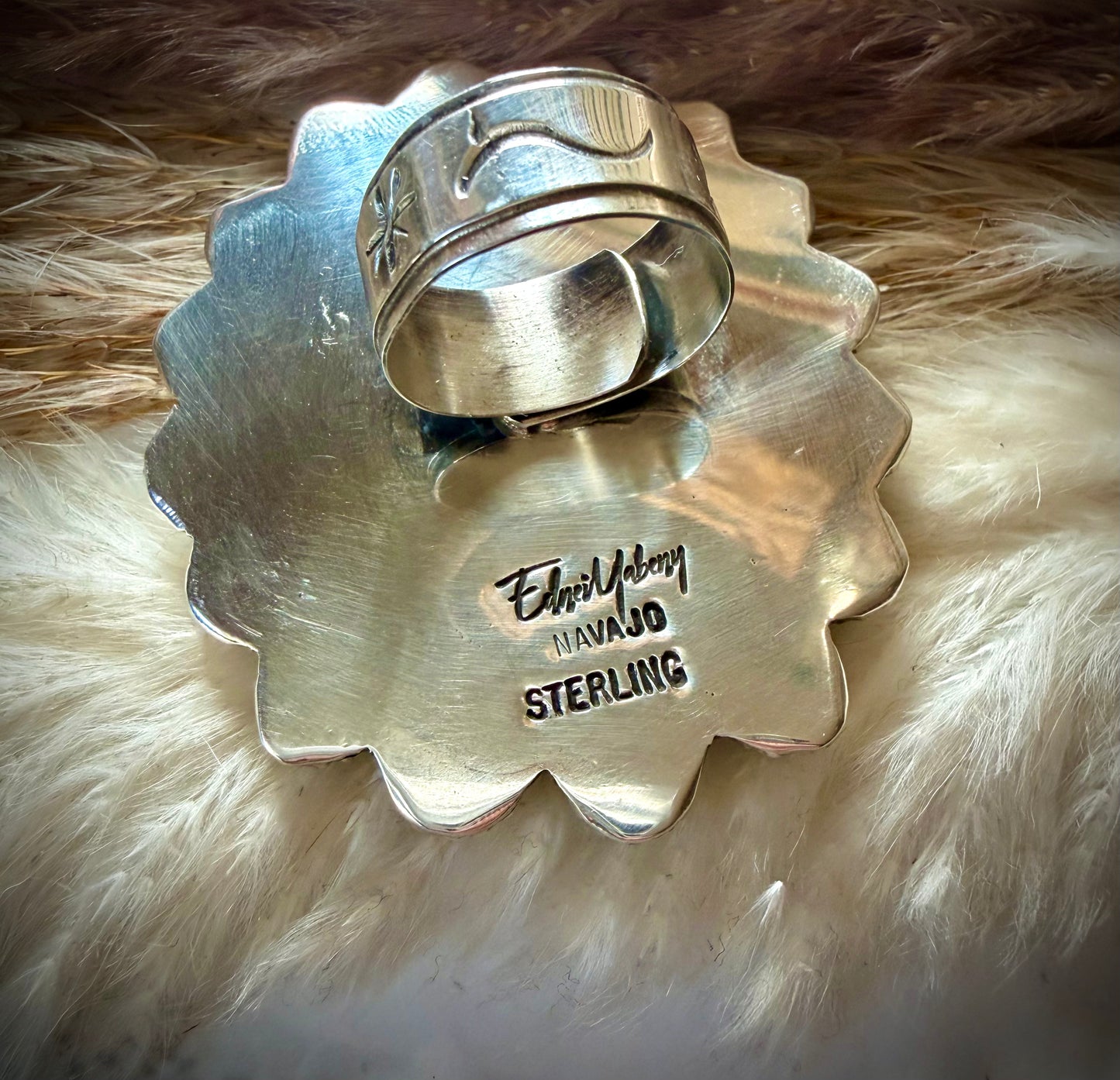 Spiny Oyster & Royston Adjustable Ring by Ednei Yabeny