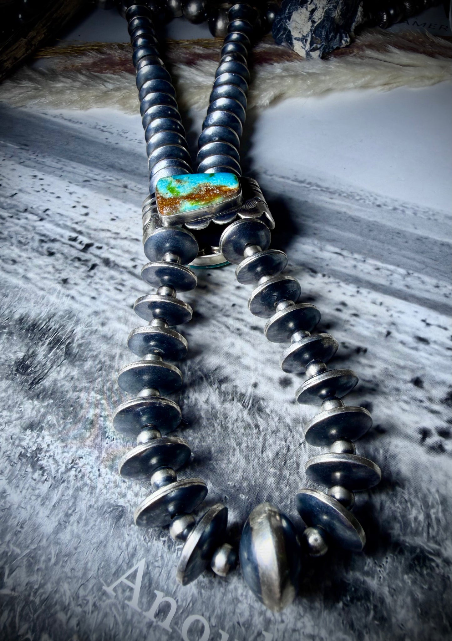 Flip Side Graduated Saucer "Jacla" Style Necklace