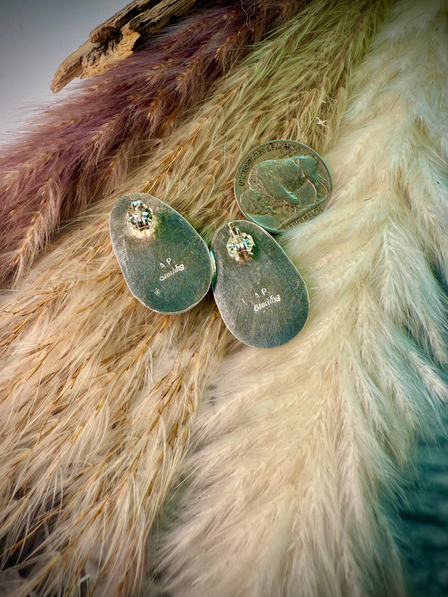 New Lander Lucky Studs