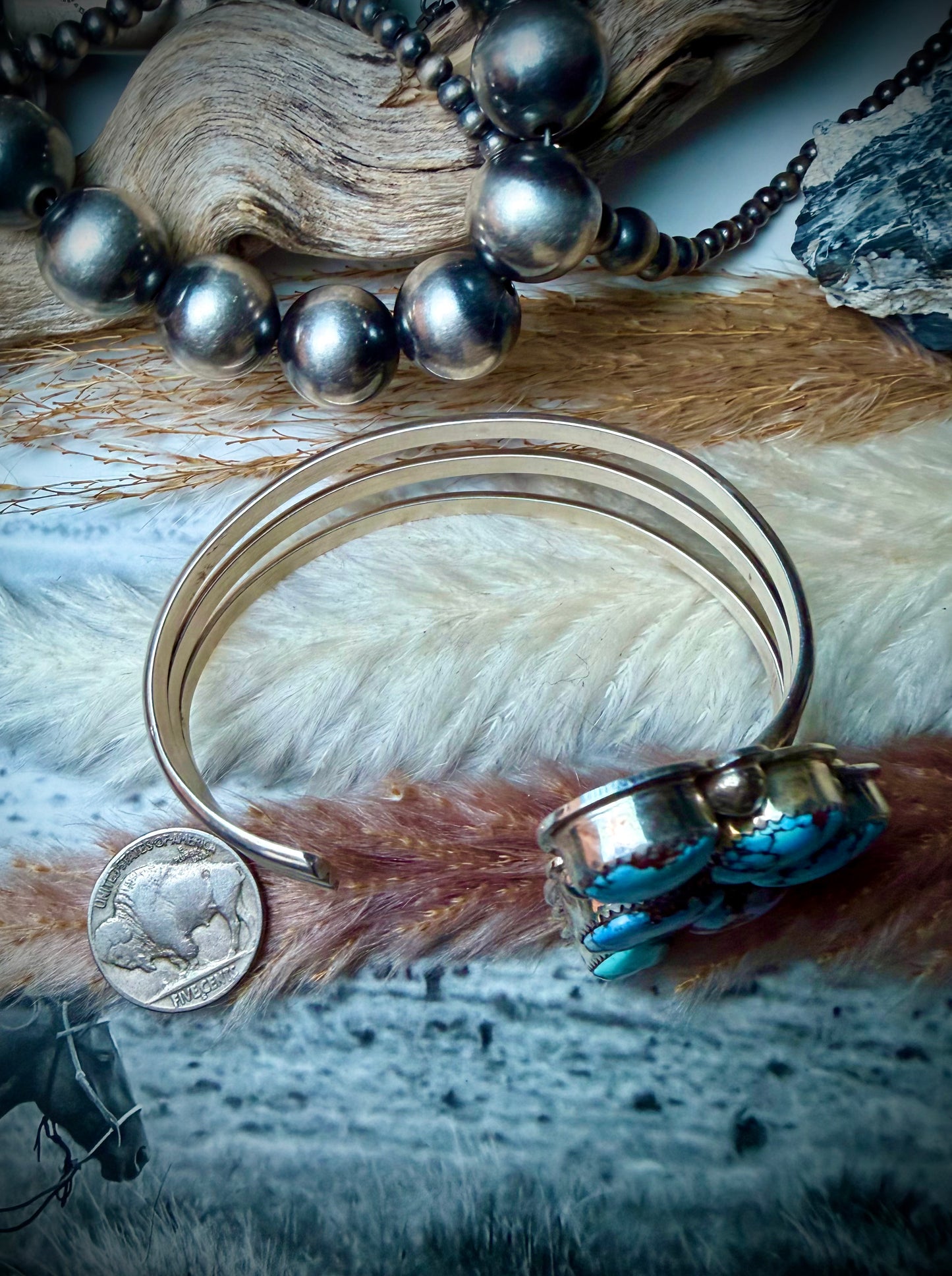 Statement Golden Hills Half Cluster Cuff