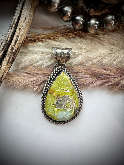 Palomino Pendant
