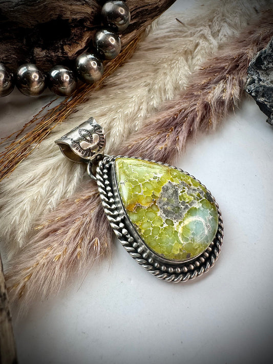 Palomino Pendant