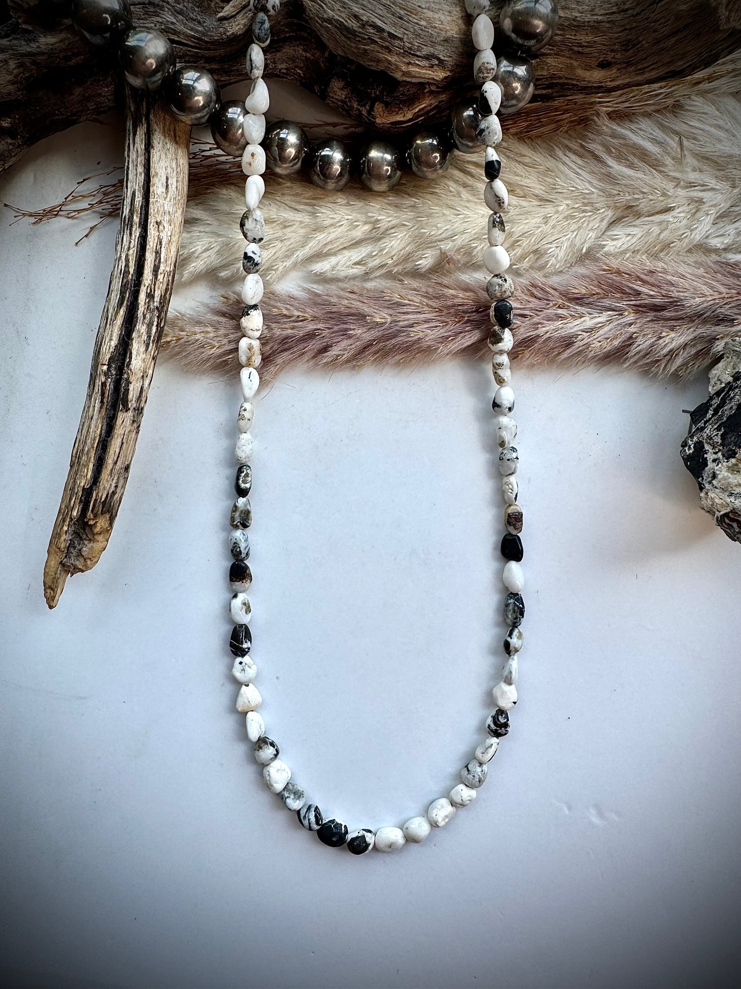 17 1/2" White Buffalo Beaded Necklace