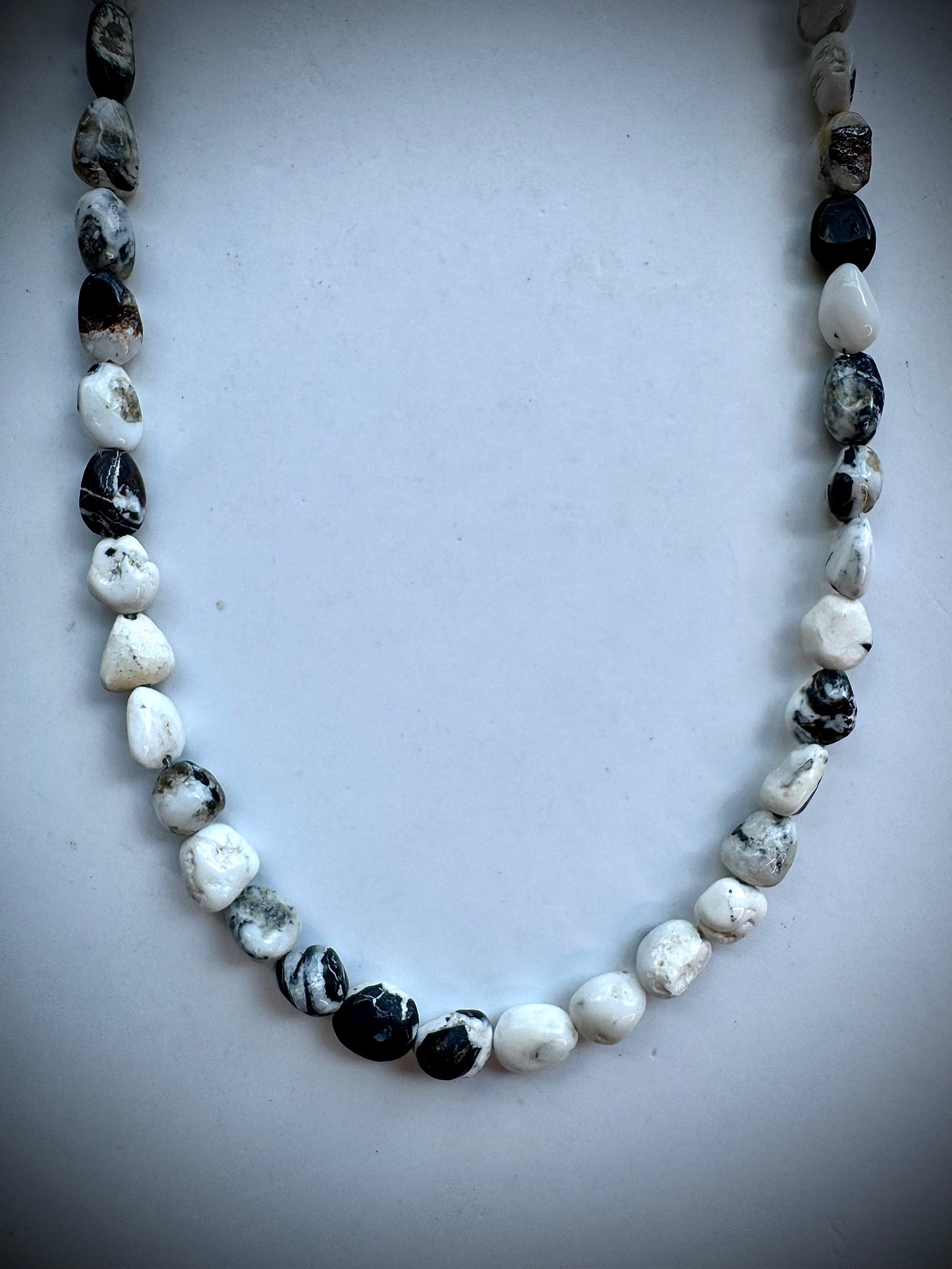 17 1/2" White Buffalo Beaded Necklace