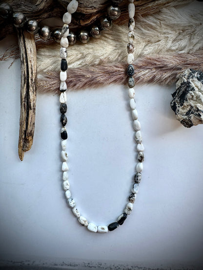 17 1/2" White Buffalo Beaded Necklace