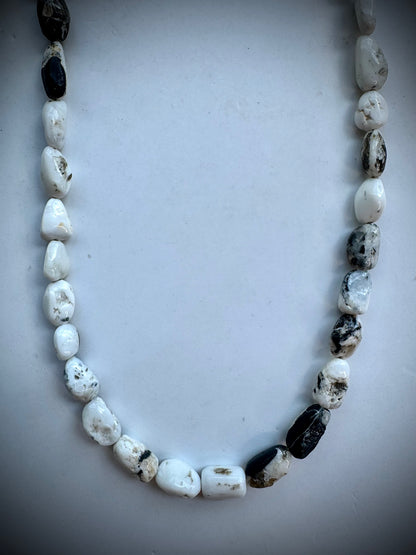 17 1/2" White Buffalo Beaded Necklace