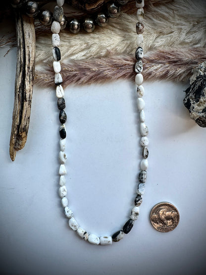 17 1/2" White Buffalo Beaded Necklace