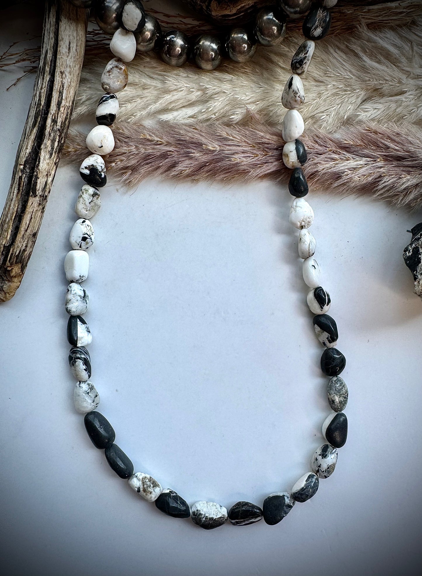 17 1/2" White Buffalo Beaded Necklace