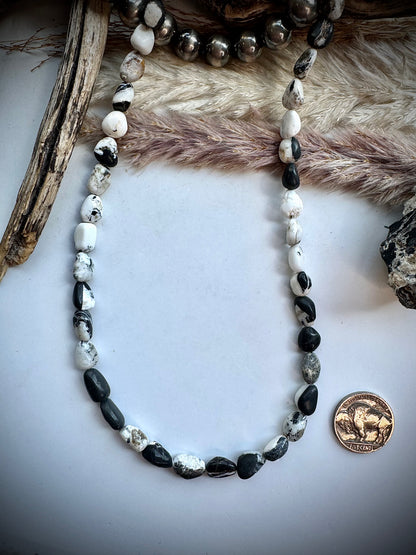 17 1/2" White Buffalo Beaded Necklace