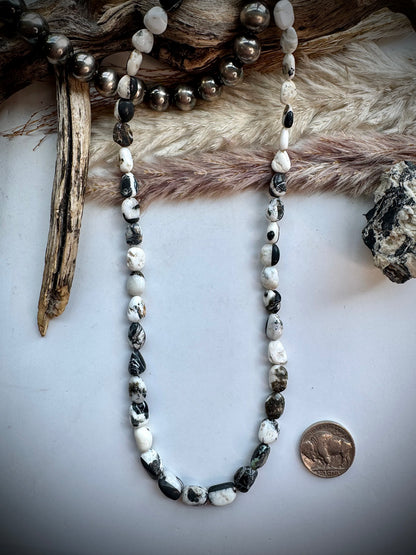 17 1/2" White Buffalo Beaded Necklace