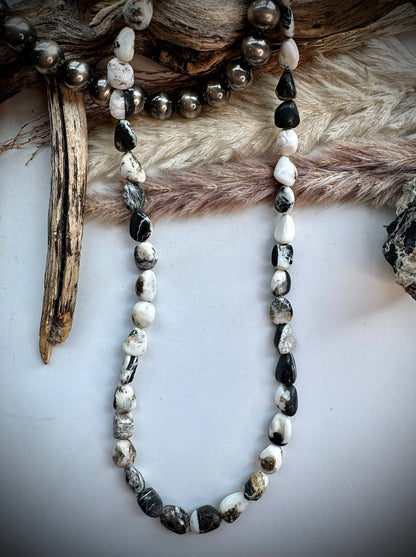 17 1/2" White Buffalo Beaded Necklace