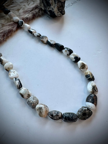 17 1/2" White Buffalo Beaded Necklace