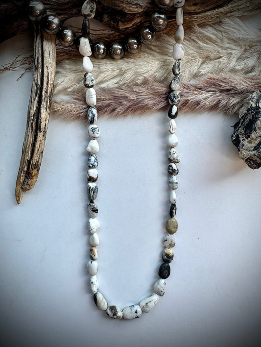 17 1/2" White Buffalo Beaded Necklace