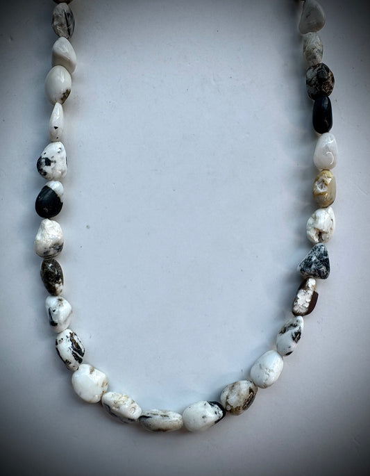 17 1/2" White Buffalo Beaded Necklace