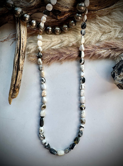 17 1/2" White Buffalo Beaded Necklace