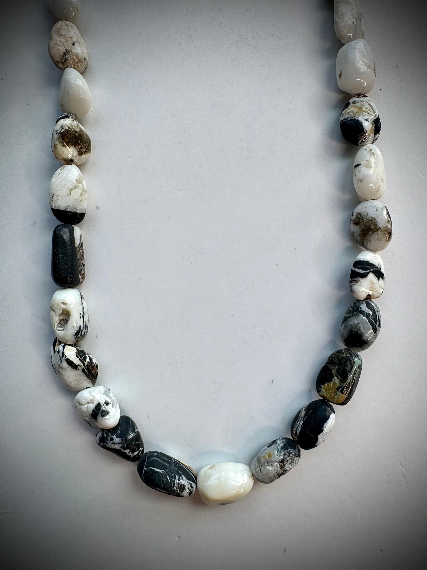 17 1/2" White Buffalo Beaded Necklace