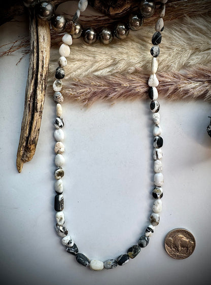 17 1/2" White Buffalo Beaded Necklace