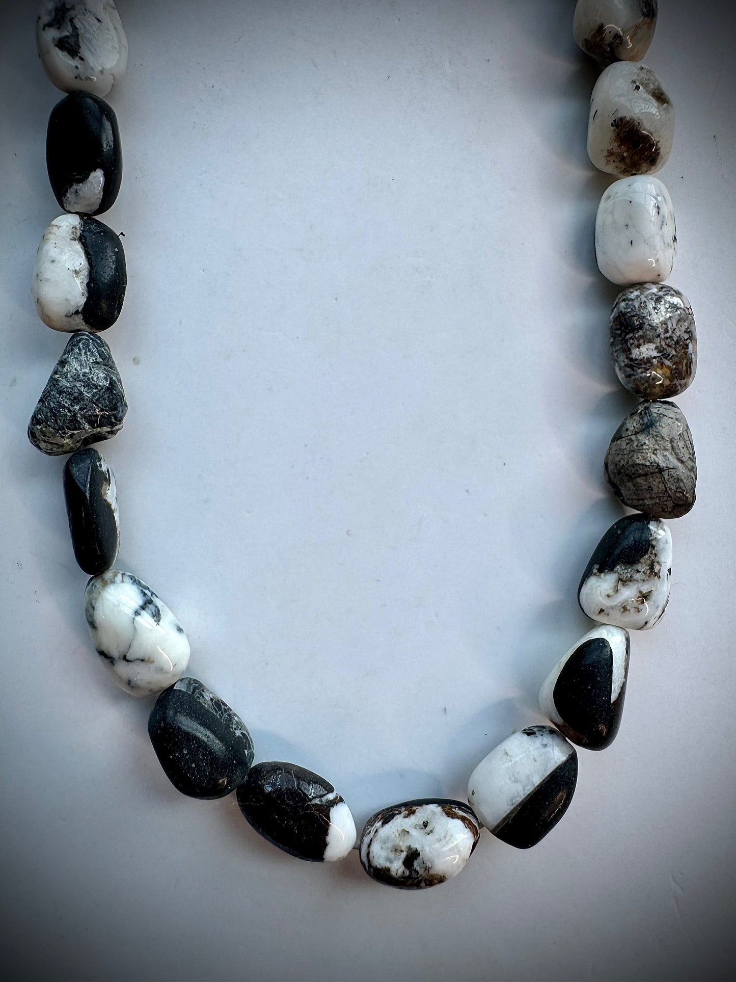 17 1/2" White Buffalo Beaded Necklace