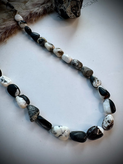 17 1/2" White Buffalo Beaded Necklace