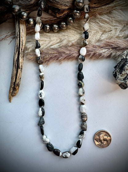 17 1/2" White Buffalo Beaded Necklace