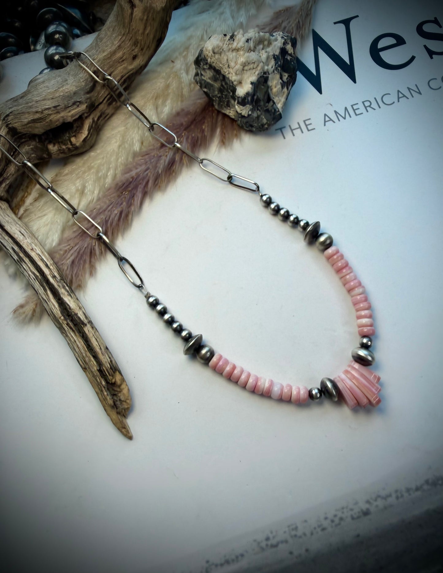 Kevin Shorty Chain with Pink Conch