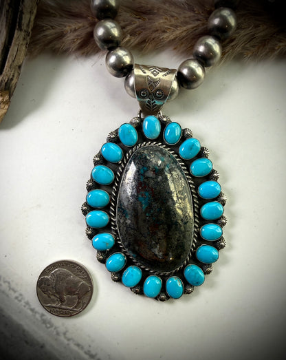 The Velaris Pendant