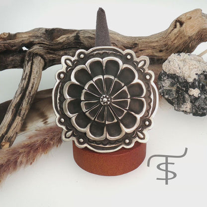 Adjustable L Tahe Flower Ring